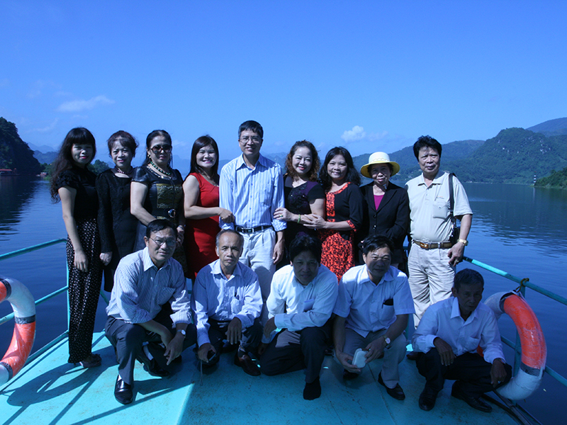 Viết ở Đ&agrave; giang